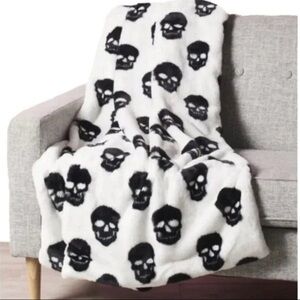 New Rachel Zoe 50 x 70” Halloween White Black Skull Luxe Faux Fur Throw Blanket